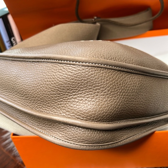 Hermes Evelyn III Shoulder Messenger Bag Taurillon Clemence Etoupe - Picture 9 of 17